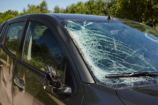 Obrázek: Rozbité okno u automobilu