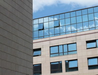 Česk&aacute; bankovn&iacute; asociace - Bankovn&iacute; &uacute;věry v březnu - Na sn&iacute;mku : modern&iacute; budova