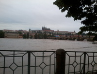 Ministerstvo financ&iacute; - Podnikatelům a pr&aacute;vnick&yacute;m osob&aacute;m bude prominuta daň z př&iacute;jmu ve v&yacute;&scaron;i povodňov&eacute; &scaron;kody - Na sn&iacute;mku - Praha - Povodně 2013