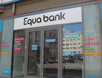 Aktuální změny na bankovních spořicích účtech. Sazby jsou opět dolů. Na snímku pobočka Equa bank.