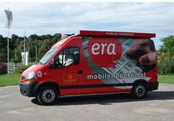 Era mobilní bankomat vyráží na letní akce a festivaly - na snímku: automobil vybavený mobilním bankomatem Era mobilní bankomat vyráží na letní akce a festivaly - na snímku: automobil vybavený mobilním bankomatem