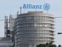 Hlasový analyzátor - nový způsob jak odhalit pojistné podvody. Na snímku budova Allianz.