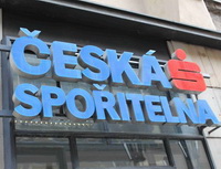 České spořitelně klesl v roce 2013 zisk o 6,2 %, poptávka po úvěrech vzrostla. Na snímku logo České spořitelny.