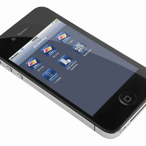 ČSOB a Era přich&aacute;zej&iacute; s&nbsp;novou verz&iacute; smartbankingu. Na&nbsp;sn&iacute;mku mobiln&iacute; telefon.