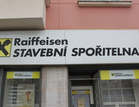 Akční nabídka Raiffeisen stavební spořitelny prodloužena do konce dubna. Na snímku pobočka Raiffeisen stavební spořitelny.