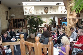 V pražské restauraci La Casa Argentina se konala 9. června 2011 tisková konference společnosti Citibank, na které byly prezentovány výsledky průzkumu Češi a letní dovolená 2011 a zároveň byla představena nová kreditní karta Citi Life.