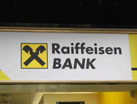 Raiffeisenbank - Banka přechází na bezkontaktní verze debetních karet. Na snímku: Logo Raiffeisenbank