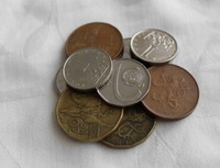 Jak&eacute; změny pro&nbsp;sv&eacute; klienty připravila Komerčn&iacute; banka od&nbsp;ledna př&iacute;&scaron;t&iacute;ho roku? Na&nbsp;sn&iacute;mku mince.