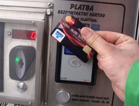 Bezkontaktn&iacute; placen&iacute; v&nbsp;automobilov&eacute; myčce zaznamen&aacute;v&aacute; pozitivn&iacute; ohlas. Na&nbsp;sn&iacute;mku uk&aacute;zka platby v&nbsp;myčce.