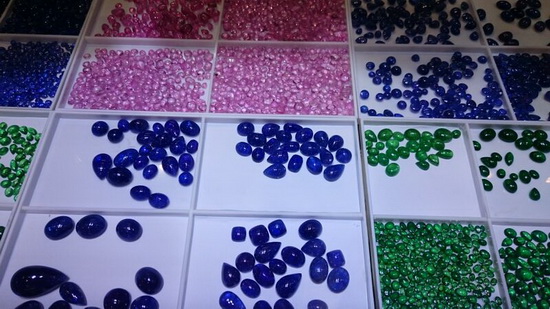 Diamanty, drah&eacute; kameny