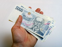 Obrázek: Peníze v ruce